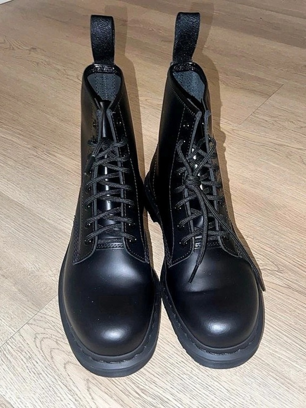 Dr. Martens 1460 Black Leather US 9 Like New